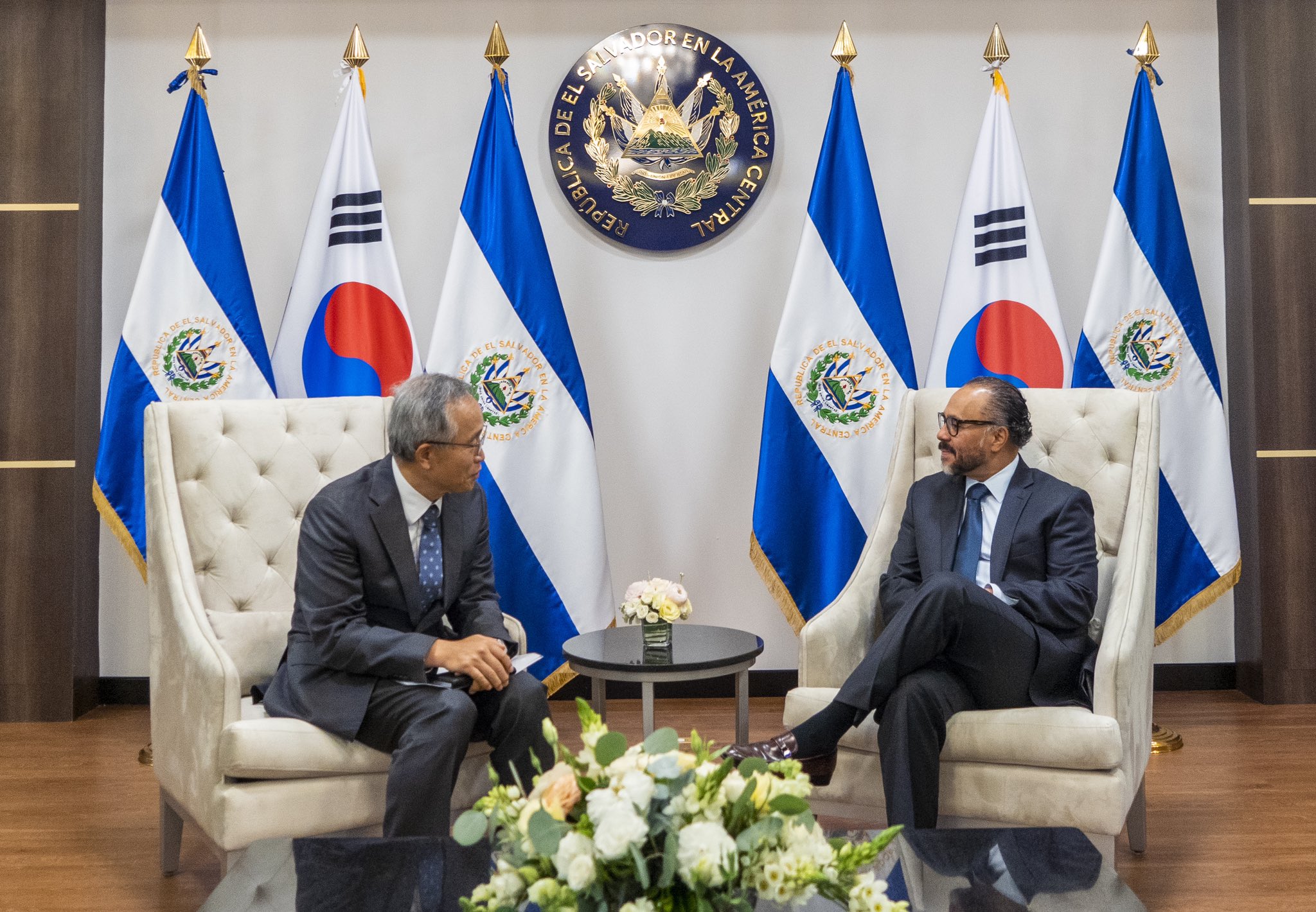 El Salvador y Corea se reúnen para estrechar lazos en materia legislativa el-salvador-y-corea-se-reunen-para-estrechar-lazos-en-materia-legislativa